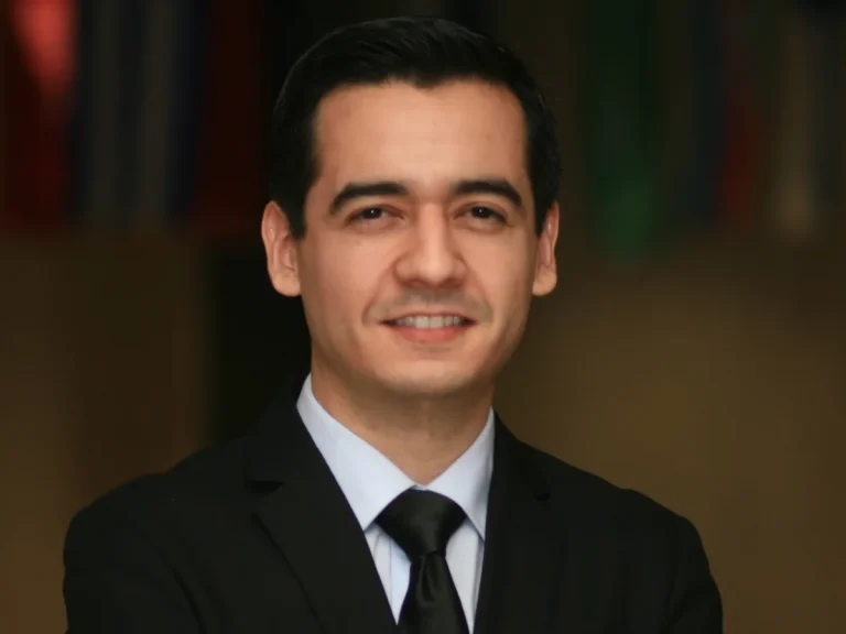 César Roberto Contreras González